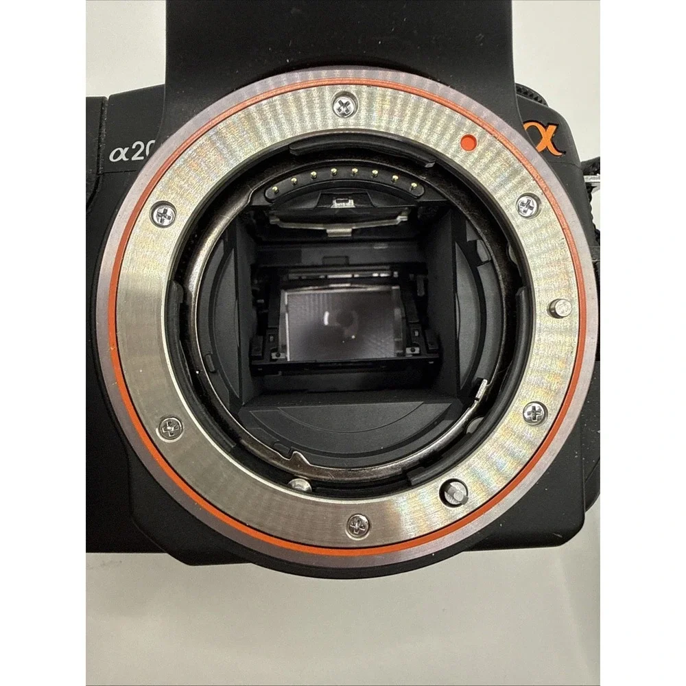 Sony‎ Alpha A200 DSLR Camera 10.2MP, Sony Lens DT 3.5-5.6/18-70 No Charger